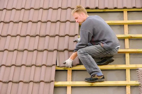 Top Strategies for Maintaining and Repairing Your Roof with Accuracy
