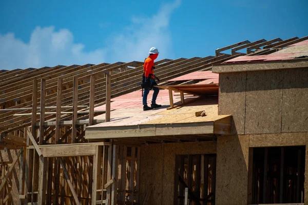 Teflon Roofing Delivers 24/7 Emergency Repairs in Pennsylvania